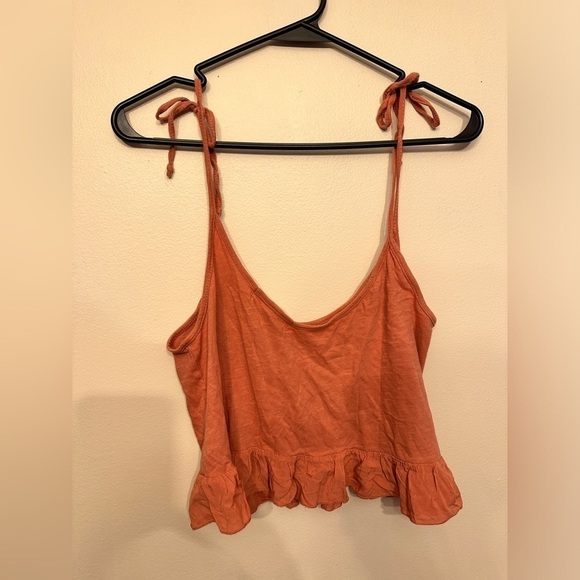 *Project Social T Urban Outfitters, Cropped Ruffle Cami Size Small - Picture 5 of 5